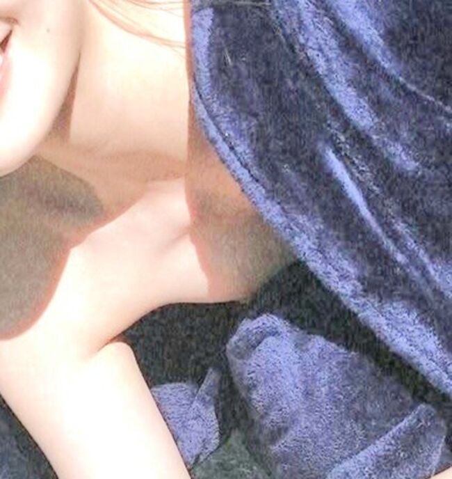 【画像】新谷姫加のインスタ投稿、乳首が写っているように見えると話題にのサムネイル