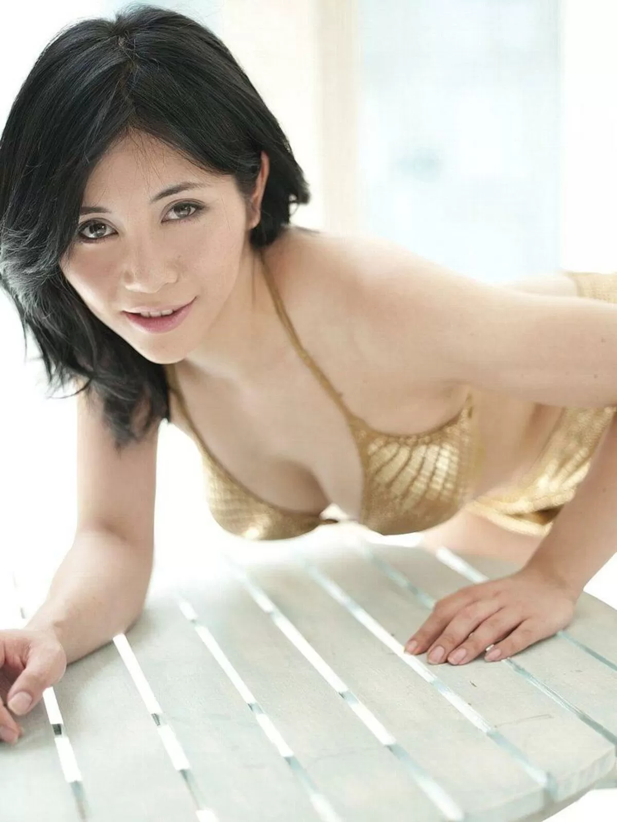 ミラクルひかるエロ画像25枚 モノマネ芸人の顔とは違ったセクシー巨乳グラビア集めてみたのサムネイル