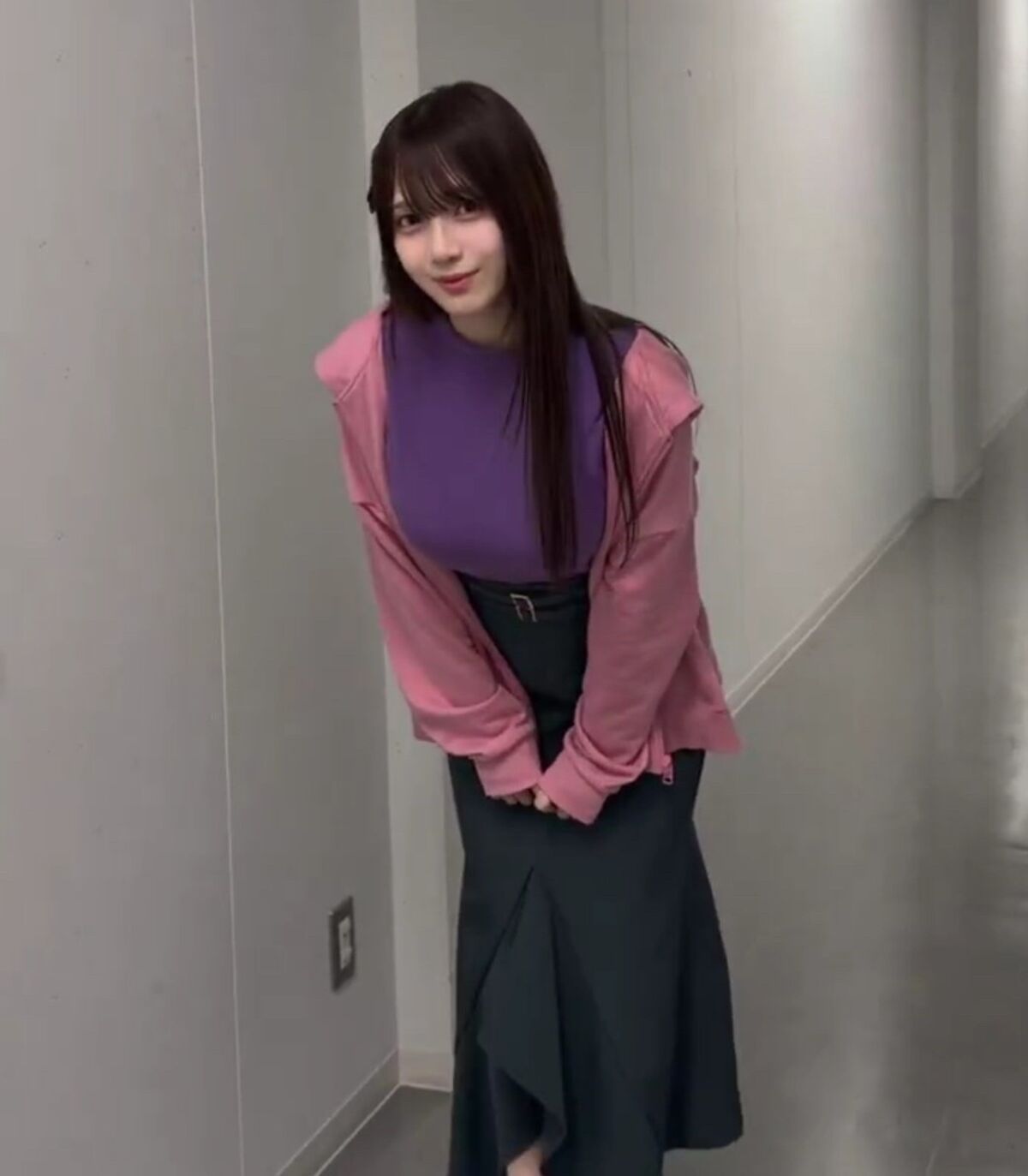 【画像+動画】ラブライブ！蓮ノ空声優・花宮初奈、ニット爆乳がエロすぎると大バズりのサムネイル