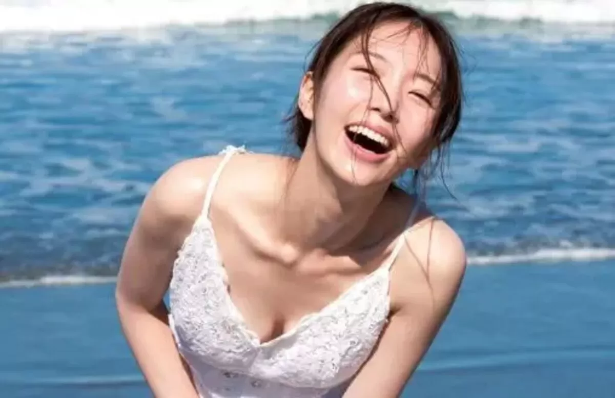 刈川くるみエロ画像47枚 巨乳キャスターの透明感溢れる着衣グラビア集めてみたのサムネイル