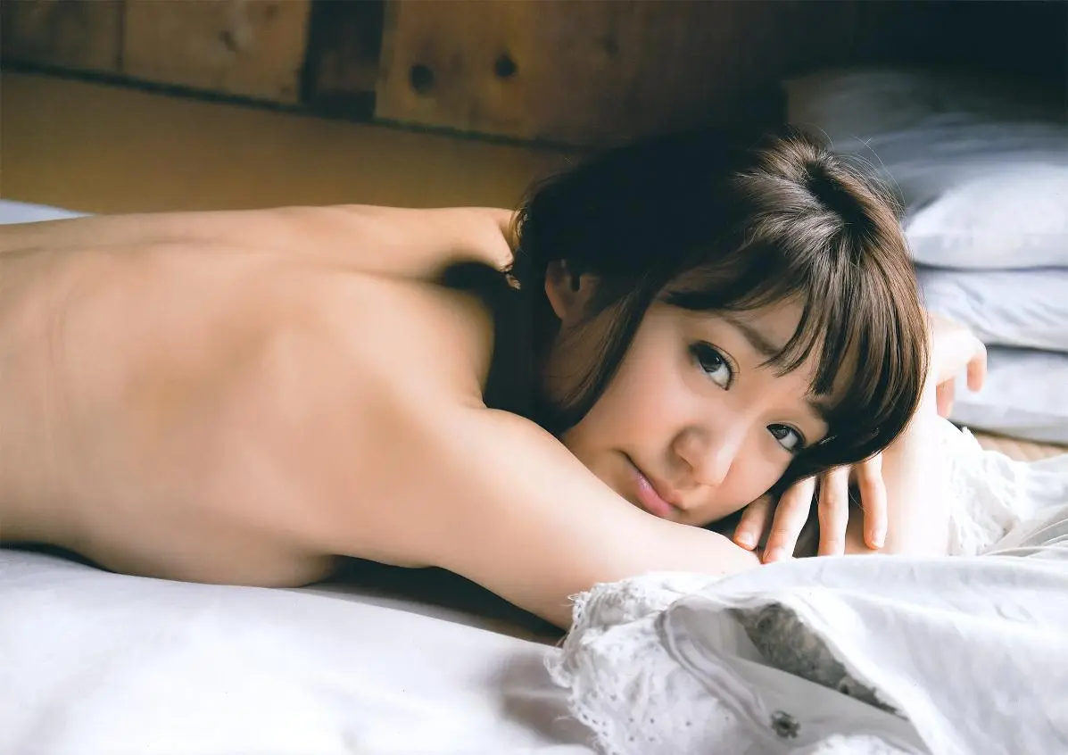 大島優子 エロ画像356枚 手ブラセミヌードや水着グラビア集めてみたのサムネイル