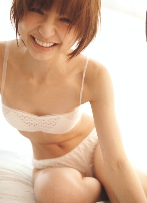 篠田麻里子(30)が『PON!』卒業記念のエロ画像038