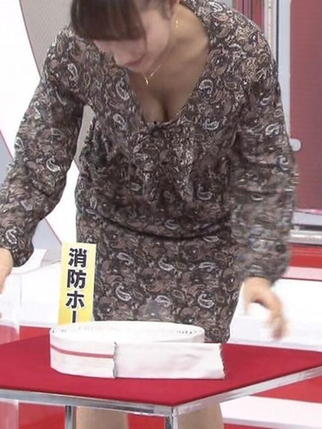 【女子アナ】加藤シルビアアナのGカップおっぱいがぐうエロい！010