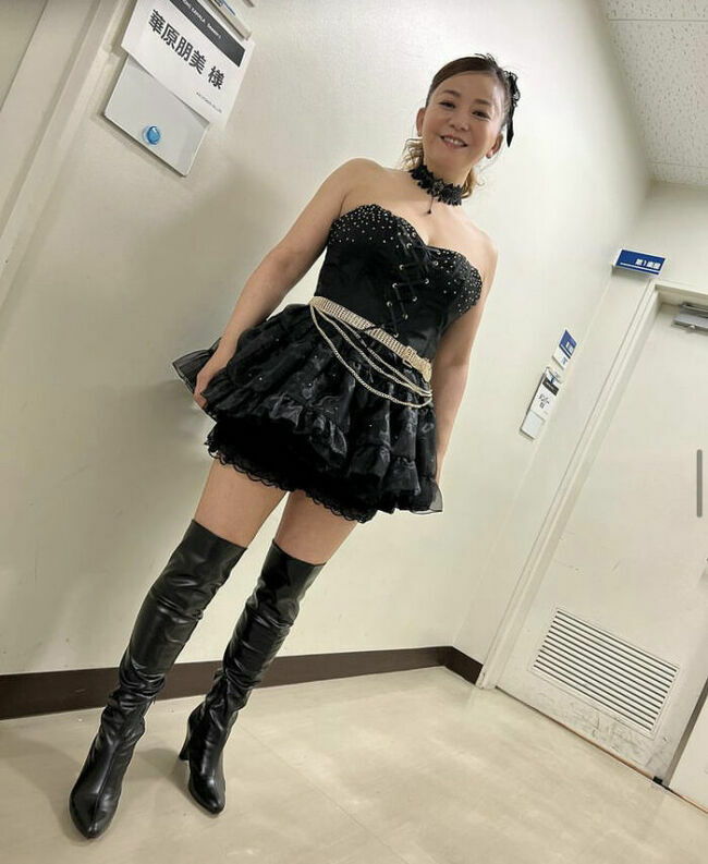 華原朋美エロ画像64枚 お騒がせ系だけど歌声やタレント力は抜群なともちゃんのセミヌードやグラビア集めてみた023