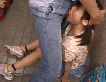 イラマチオエロGIF128枚 喉奥で扱かれて涙やヨダレまみれなドM女集めてみた081