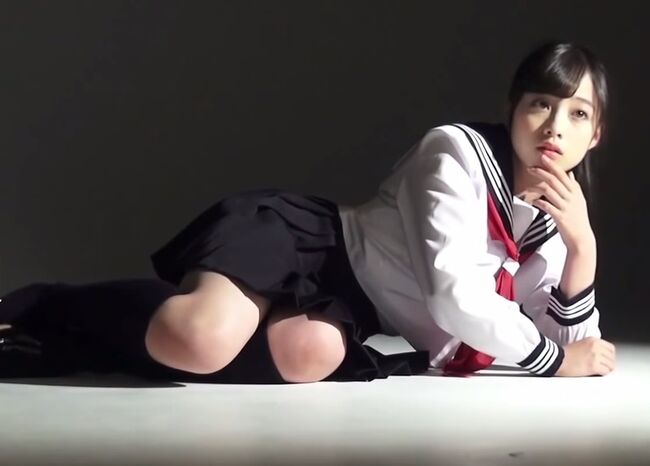 橋本環奈の最新Dカップおっぱいがエロい！！のサムネイル