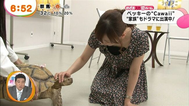 皆藤愛子がパンチラに続いてカワイイ困り顔を披露！次は胸チラをお願いしたいです！！004