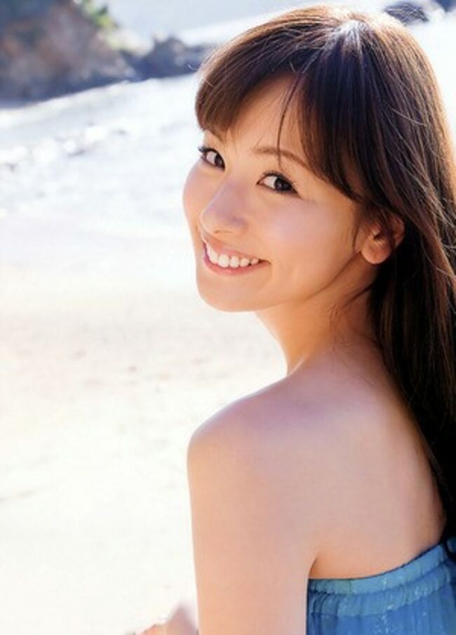 皆藤愛子がパンチラに続いてカワイイ困り顔を披露！次は胸チラをお願いしたいです！！036