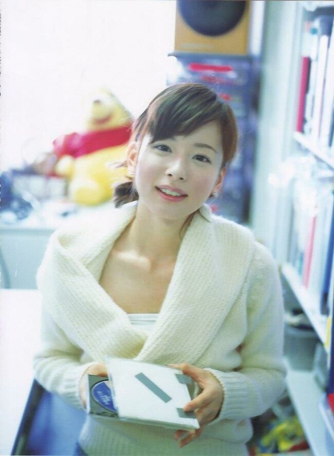 皆藤愛子がパンチラに続いてカワイイ困り顔を披露！次は胸チラをお願いしたいです！！070