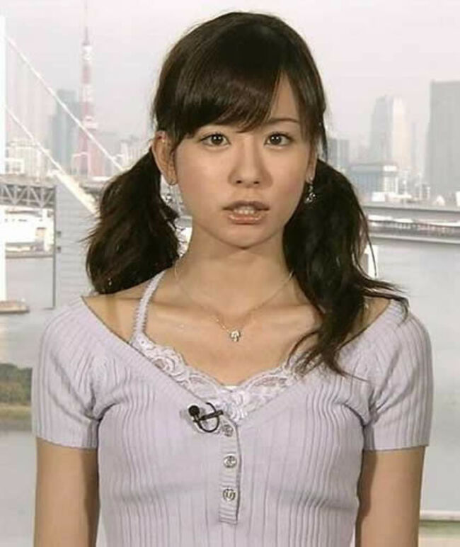 皆藤愛子がパンチラに続いてカワイイ困り顔を披露！次は胸チラをお願いしたいです！！079