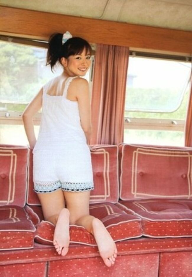 皆藤愛子がパンチラに続いてカワイイ困り顔を披露！次は胸チラをお願いしたいです！！082