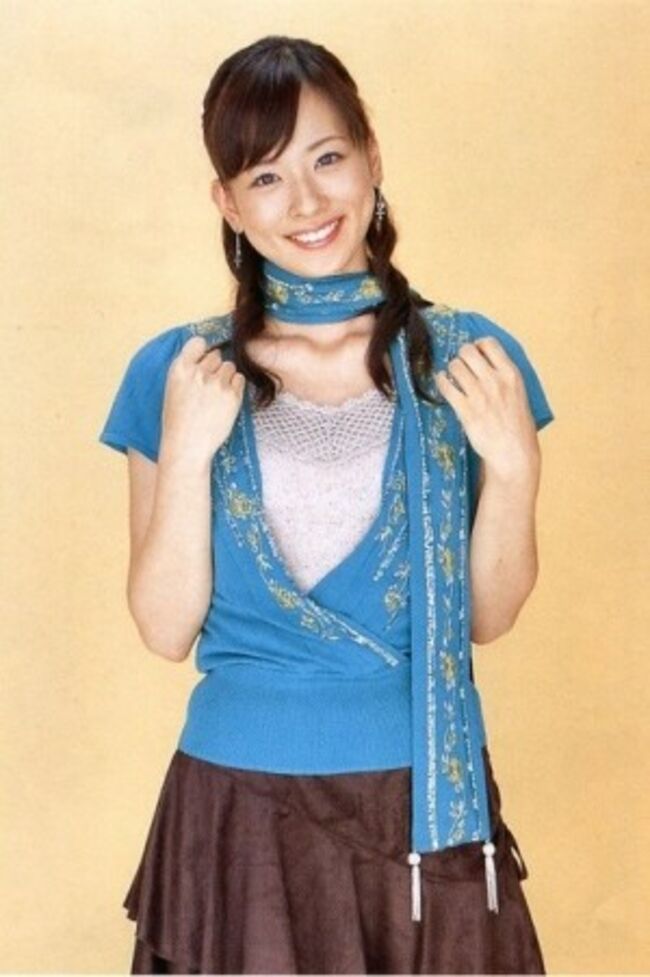 皆藤愛子がパンチラに続いてカワイイ困り顔を披露！次は胸チラをお願いしたいです！！084