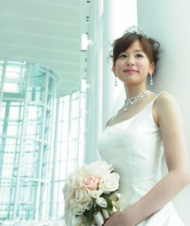 皆藤愛子がパンチラに続いてカワイイ困り顔を披露！次は胸チラをお願いしたいです！！086
