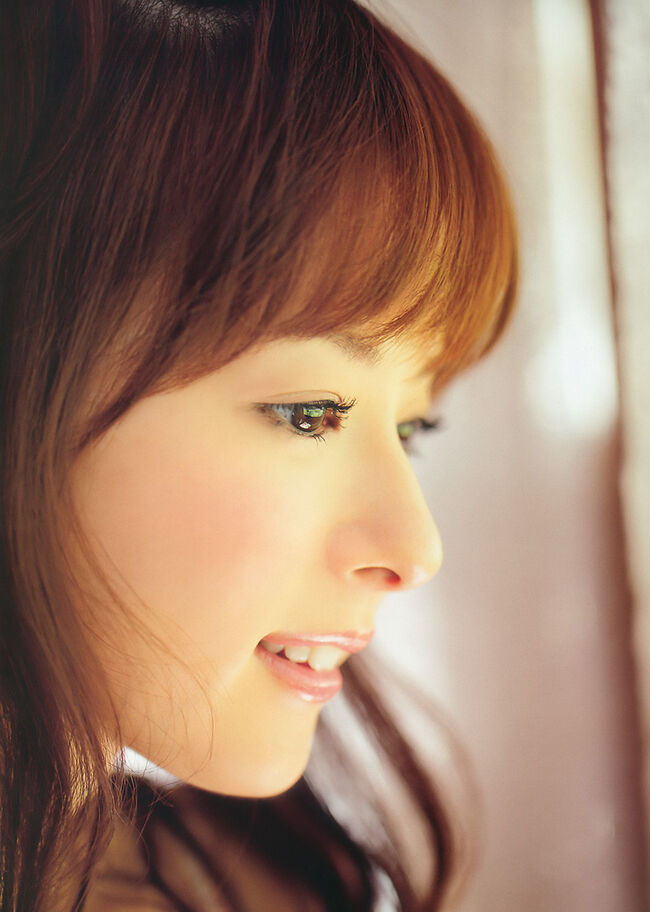 皆藤愛子がパンチラに続いてカワイイ困り顔を披露！次は胸チラをお願いしたいです！！097