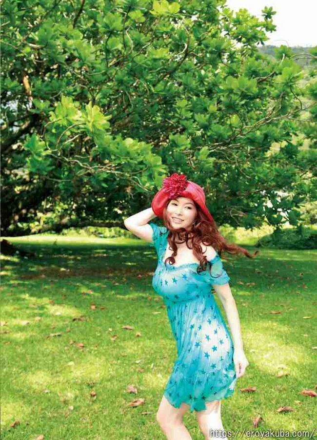 叶美香エロ画像273枚 セクシーの権化Qカップ超乳ヌードや全裸自撮りオフショット集めてみた040