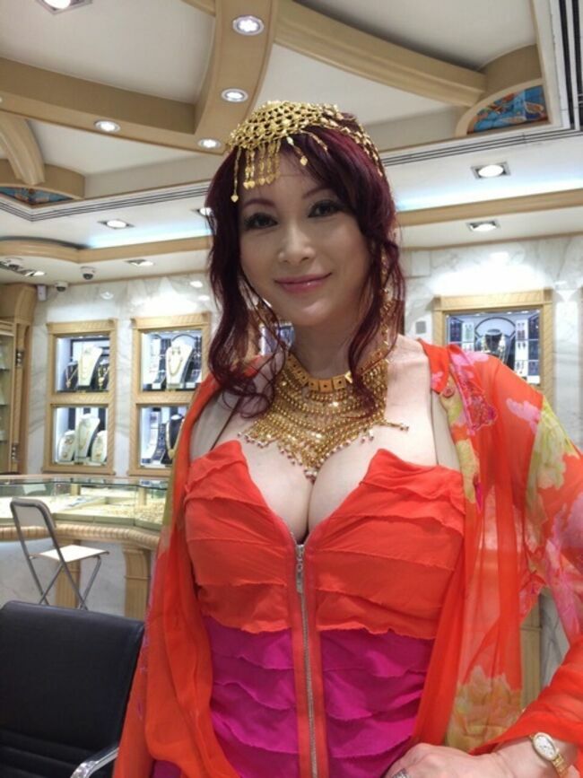 叶美香エロ画像273枚 セクシーの権化Qカップ超乳ヌードや全裸自撮りオフショット集めてみた185