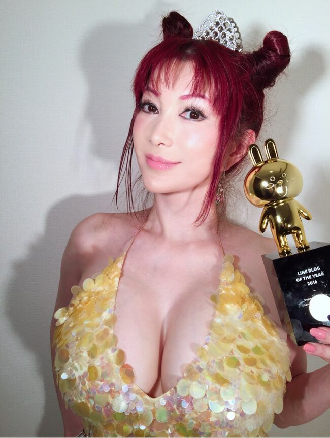 叶美香エロ画像273枚 セクシーの権化Qカップ超乳ヌードや全裸自撮りオフショット集めてみた211