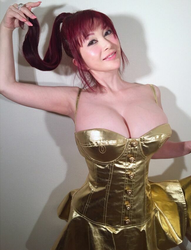 叶美香エロ画像273枚 セクシーの権化Qカップ超乳ヌードや全裸自撮りオフショット集めてみた243