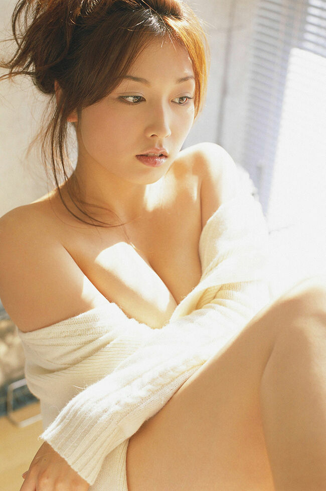 三津谷葉子の秘蔵ヘアヌード125枚！乳首も見せた限界露出＆濃厚濡れ場グラビア067