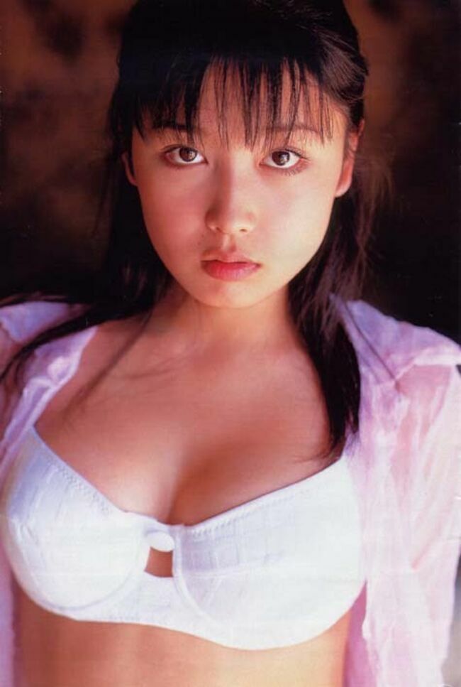 三津谷葉子の秘蔵ヘアヌード125枚！乳首も見せた限界露出＆濃厚濡れ場グラビア094