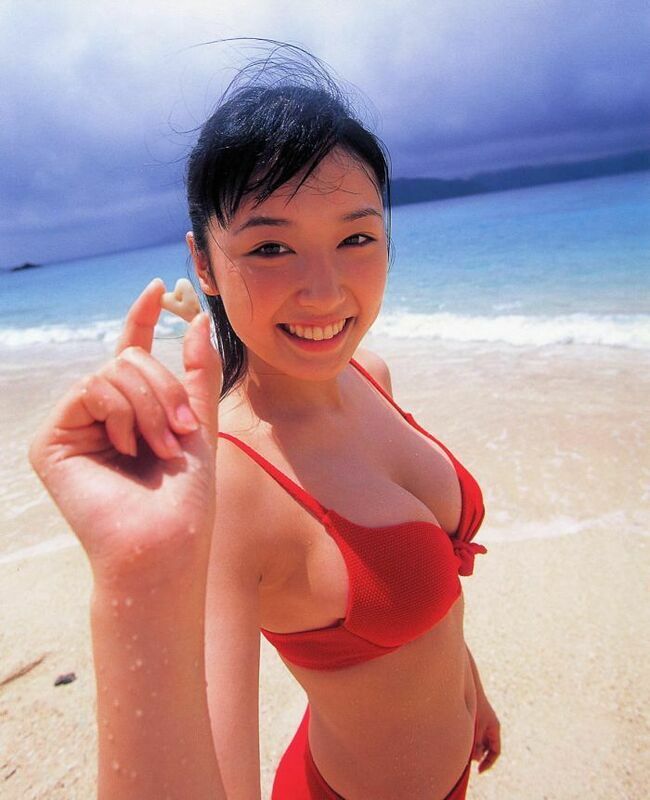 三津谷葉子の秘蔵ヘアヌード125枚！乳首も見せた限界露出＆濃厚濡れ場グラビア110