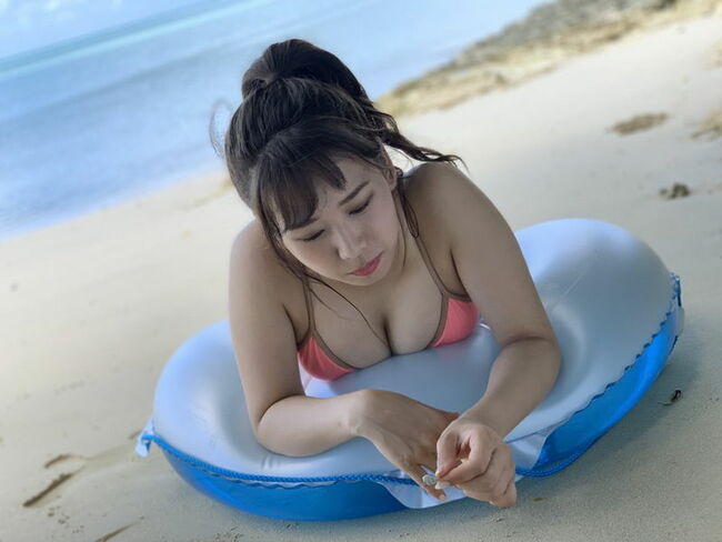 AKB大家志津香がじゃんけん大会でビッチなパイズリポーズ044