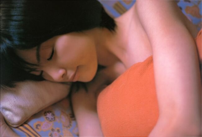 田中麗奈(34)のドレス姿からおっぱいがこぼれてる件016