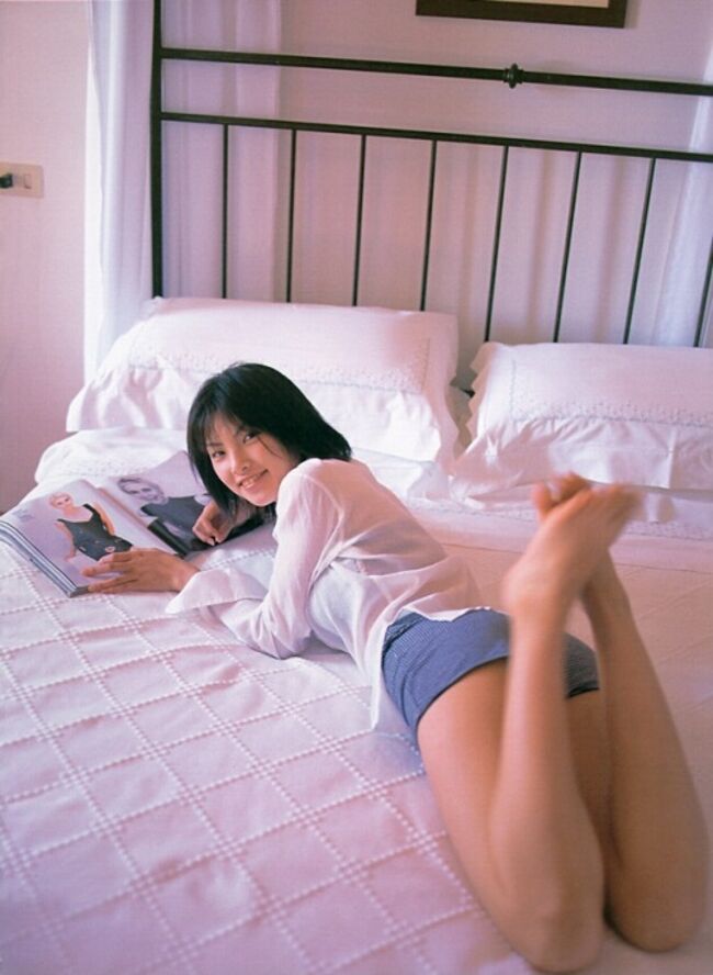 田中麗奈(34)のドレス姿からおっぱいがこぼれてる件019