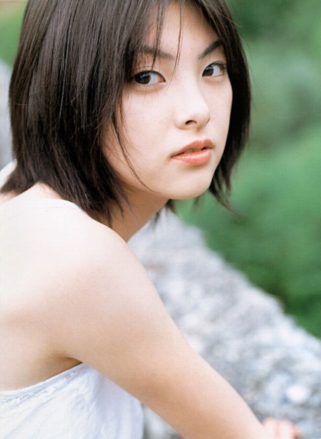 田中麗奈(34)のドレス姿からおっぱいがこぼれてる件026