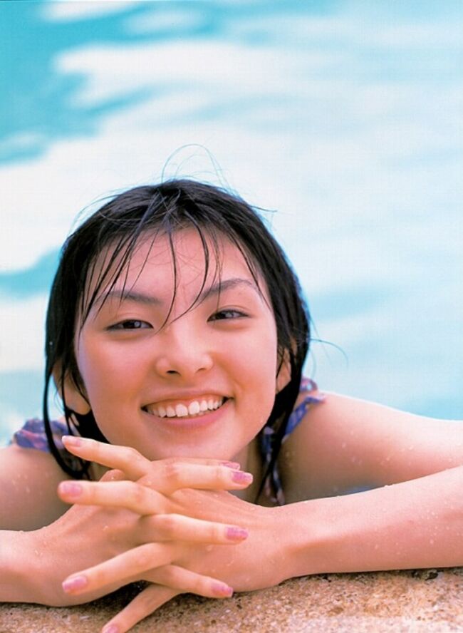 田中麗奈(34)のドレス姿からおっぱいがこぼれてる件046