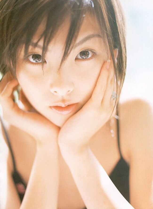 田中麗奈(34)のドレス姿からおっぱいがこぼれてる件060