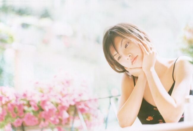 田中麗奈(34)のドレス姿からおっぱいがこぼれてる件061
