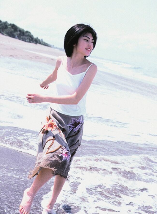 田中麗奈(34)のドレス姿からおっぱいがこぼれてる件083