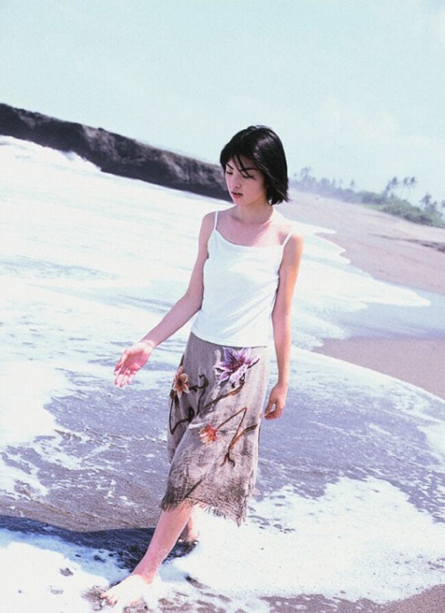 田中麗奈(34)のドレス姿からおっぱいがこぼれてる件084