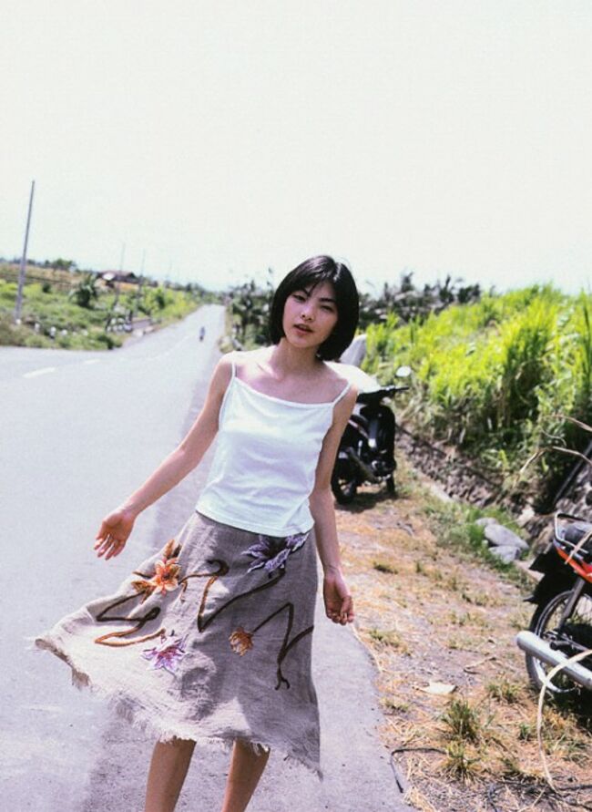 田中麗奈(34)のドレス姿からおっぱいがこぼれてる件093