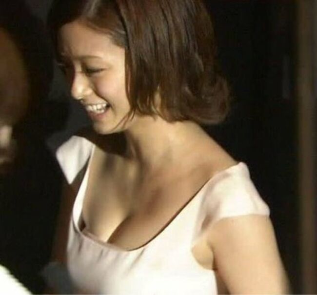 上戸彩エロ画像123枚 濡れ場ヌードや巨乳胸チラ・水着までお宝おっぱいまとめ【毎日更新】010