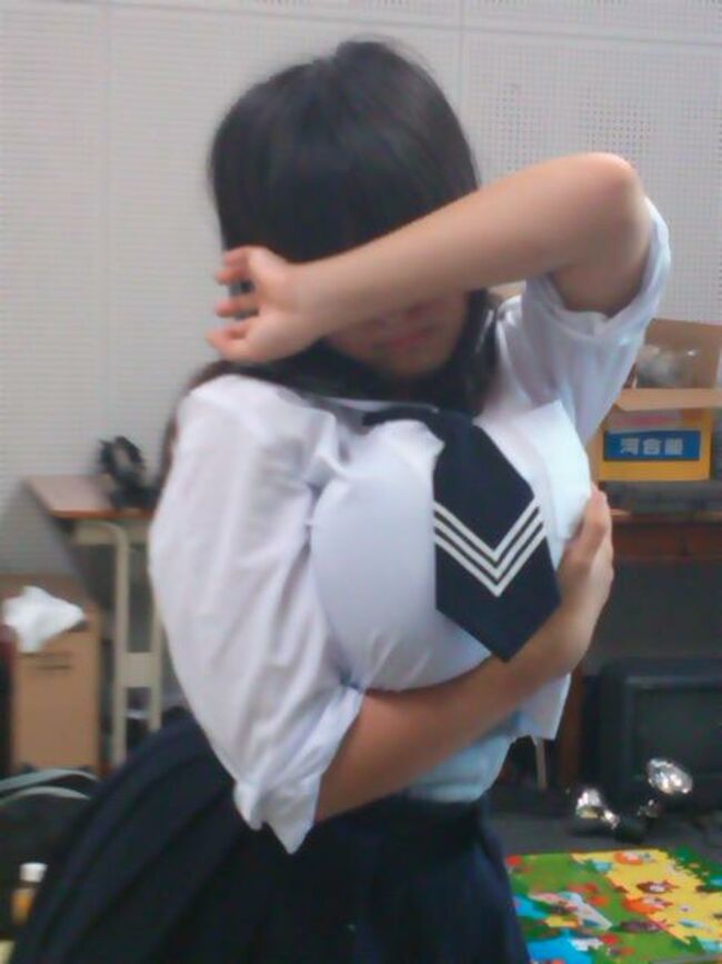 爆乳JK×制服っていう組み合わせ最強すぎｗｗｗ (エロ画像37枚)046