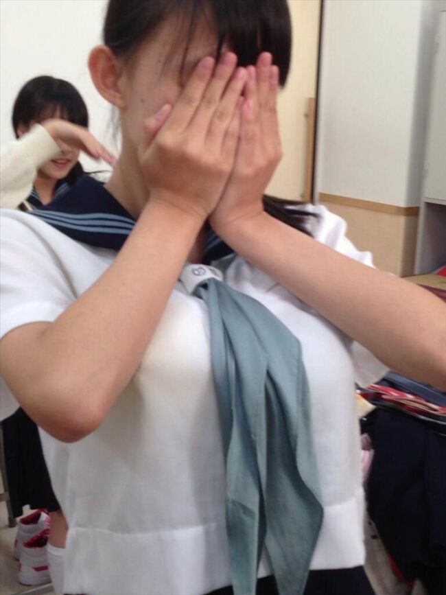 爆乳JK×制服っていう組み合わせ最強すぎｗｗｗ (エロ画像37枚)048