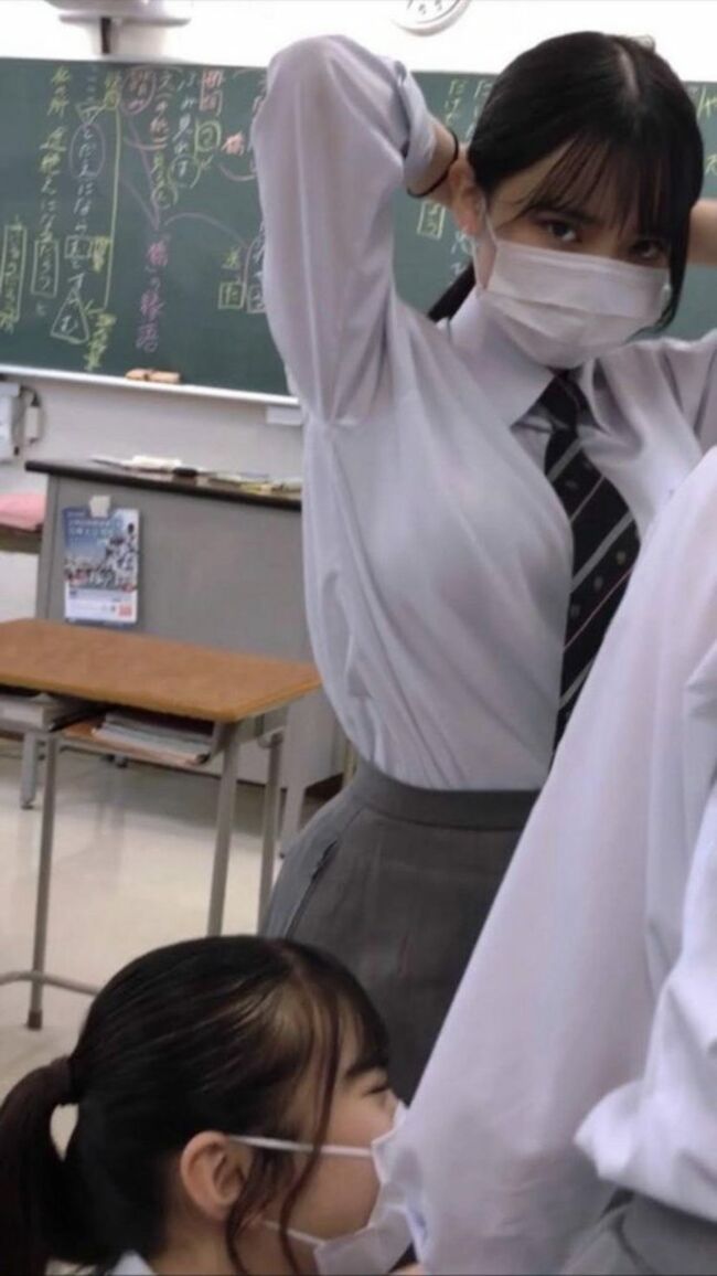 爆乳JK×制服っていう組み合わせ最強すぎｗｗｗ (エロ画像37枚)054