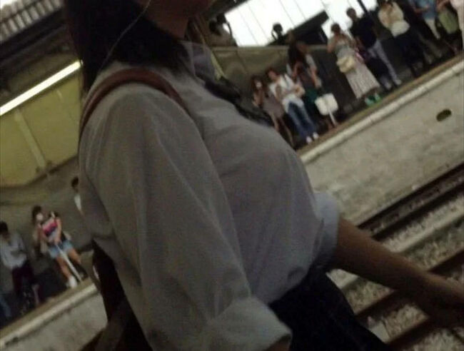 爆乳JK×制服っていう組み合わせ最強すぎｗｗｗ (エロ画像37枚)067