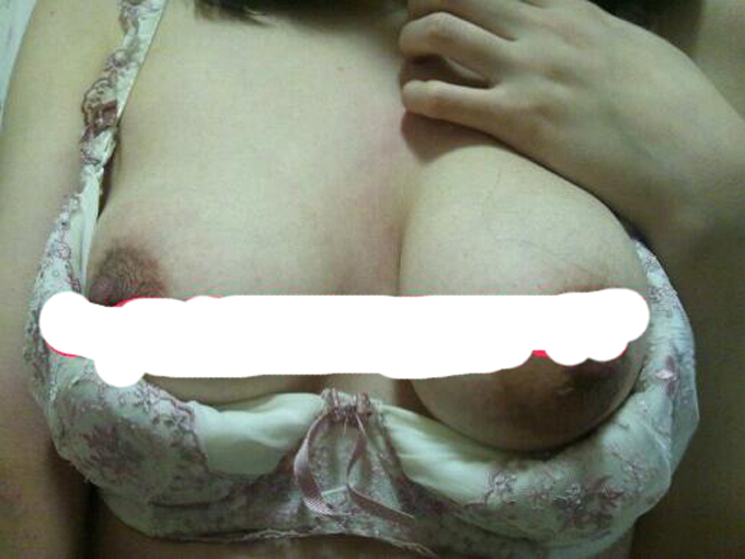 現役女子大生が半顔出しで特盛りオッパイをTwitter裏垢でうpのサムネイル