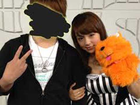 【朗報】篠崎愛が握手会でおっぱい当ててくるらしいｗのサムネイル