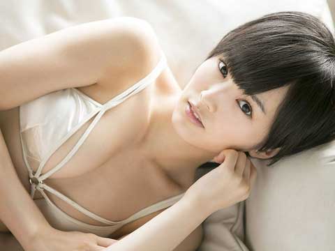 山本彩の可愛いDカップおっぱい動画のサムネイル