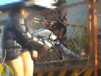 青姦エロGIF画像145枚 公園や林など野外でセックスしてるJKや人妻集めてみた001