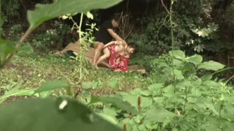 青姦エロGIF画像145枚 公園や林など野外でセックスしてるJKや人妻集めてみた019