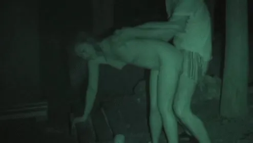 青姦エロGIF画像145枚 公園や林など野外でセックスしてるJKや人妻集めてみた073