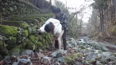 青姦エロGIF画像145枚 公園や林など野外でセックスしてるJKや人妻集めてみた134