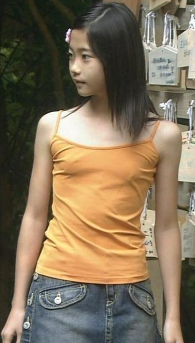 貧乳でもノーブラ着衣がエロいってことは乳首がめちゃ偉大ってこと ｗ おっぱいエロ画像 おっぱいさん