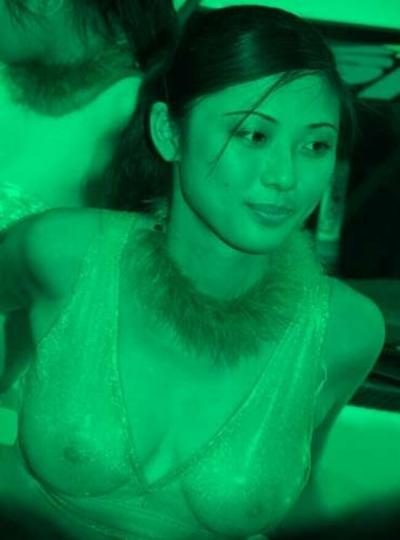 赤外線 盗撮 赤外線カメラで盗撮するとはっきりおっぱいが見えちゃうのね おっぱいエロ画像 おっぱいさん
