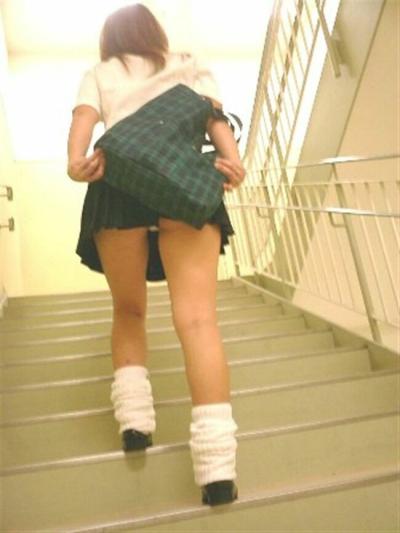 JK階段エロ画像113枚 駅やお店でパンチラしてる制服女子高生盗撮集めてみた068